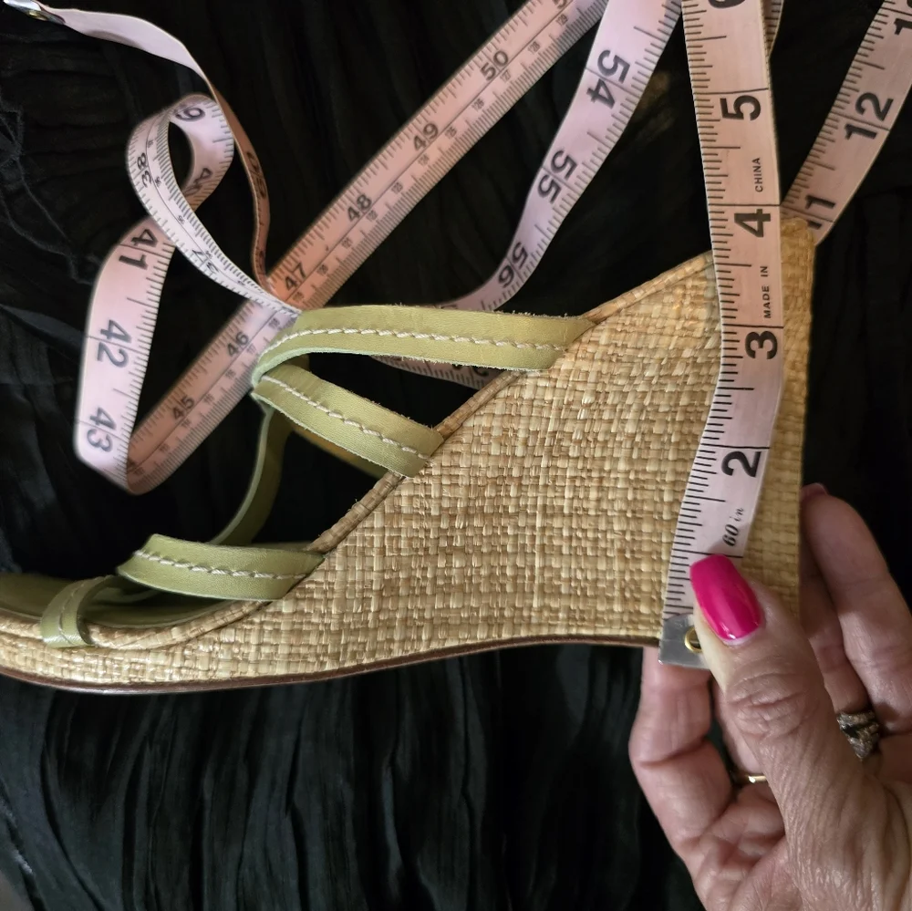 Ann Taylor Green Sandals, VGUC, Size 7.5